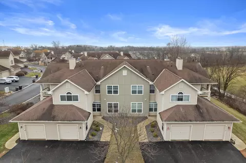 9337 S Cobblestone UNIT D, Franklin, WI 53132