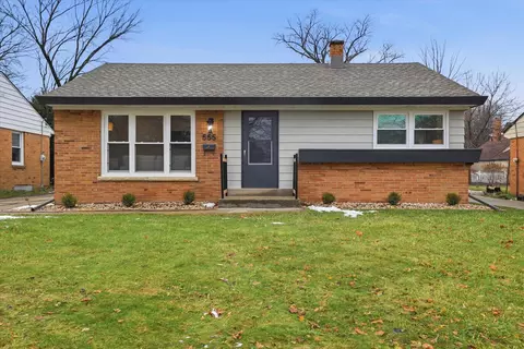 555 Robertson, Wauwatosa, WI 53213