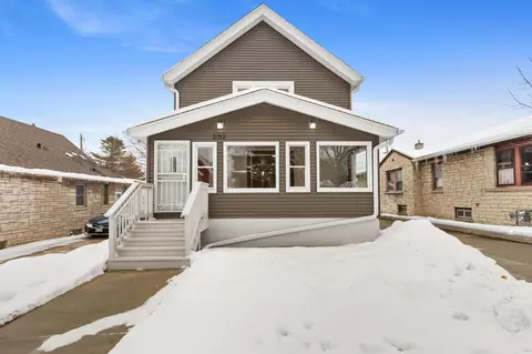 2132 S 85th, West Allis, WI 53227