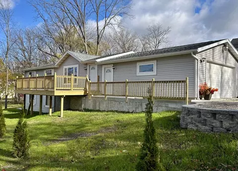 711 Division, Delafield, WI 53018