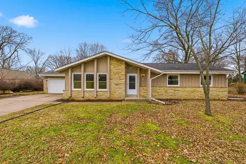 2504 N 112th, Wauwatosa, WI 53226
