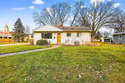 604 Renson, Hartland, WI 53029