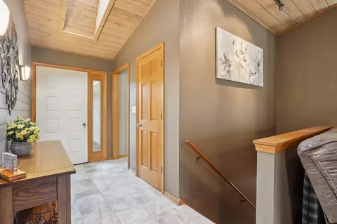 14320 W Fieldpointe, New Berlin, WI 53151