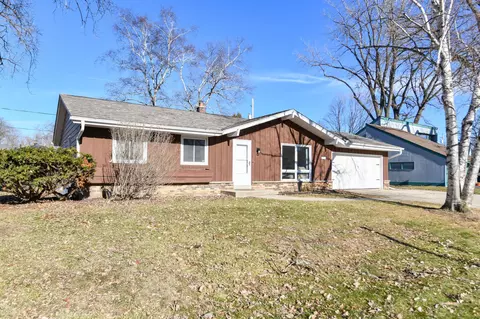 1636 W Fairfield, Glendale, WI 53209