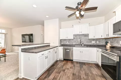 2245 W Vista Bella #201, Oak Creek, WI 53154