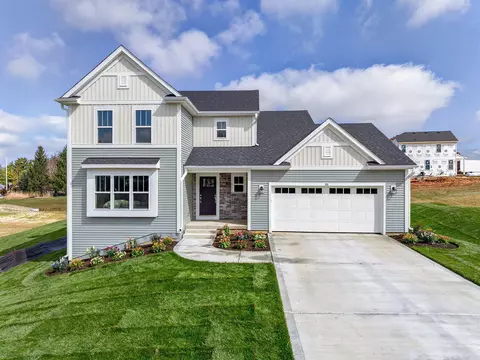 38 Copper Trl, Hartford, WI 53027