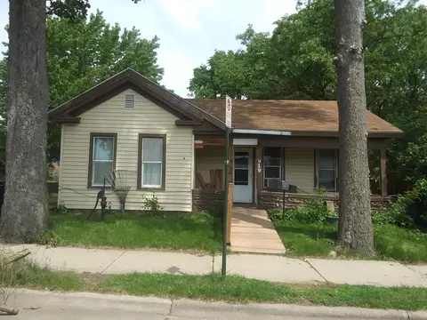 919 St Cloud, La Crosse, WI 54603