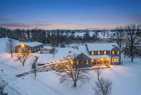 1717 Ernst, Hartford, WI 53027