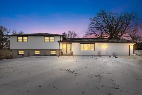15225 Heather Hl, Brookfield, WI 53005