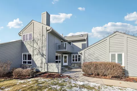 15630 W W Rdg, New Berlin, WI 53151