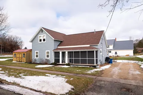 520 W South, Viroqua, WI 54665