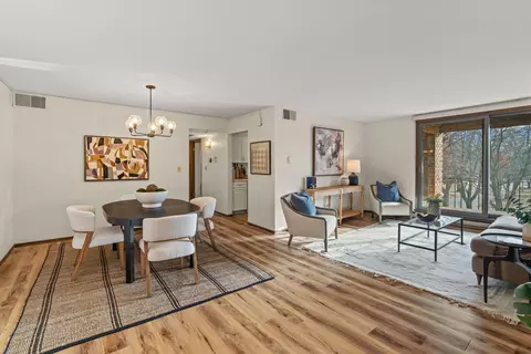 1818 E Shorewood #207, Shorewood, WI 53211
