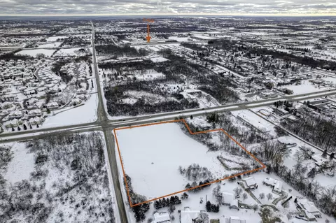 2707 W Puetz, Franklin, WI 53132