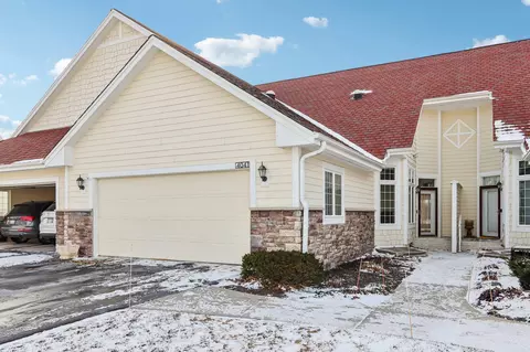 4041 S Fohr, New Berlin, WI 53151