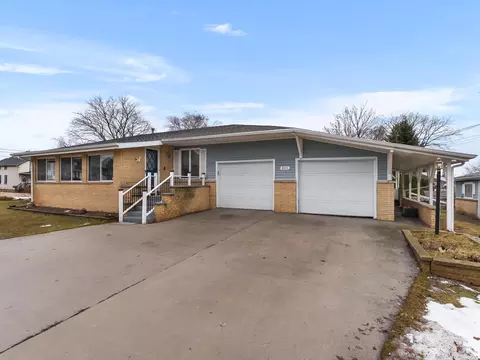 815 Buchholz, Two Rivers, WI 54241