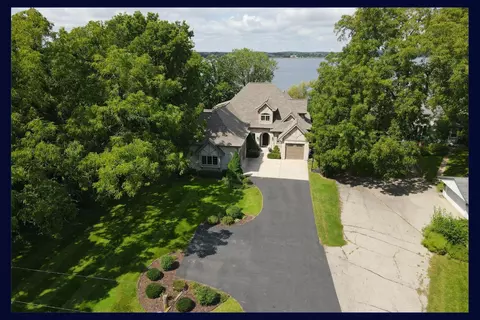 705 S S Fry, Lake Mills, WI 53551