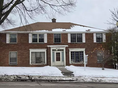 6533 W W Ctr #3, Wauwatosa, WI 53210