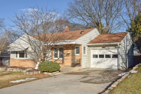 917 Lincoln, West Bend, WI 53095