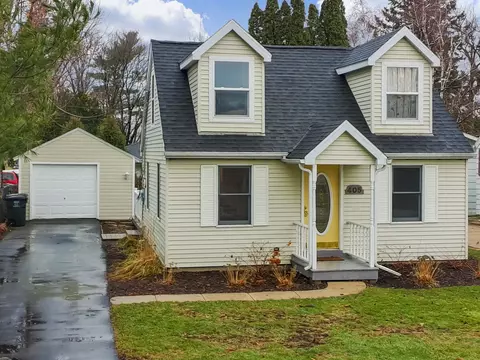 405 1st, Walworth, WI 53184