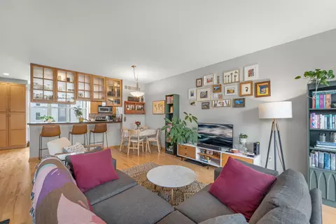 2106 N Commerce, Milwaukee, WI 53212