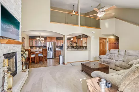 1617 Grey Fox #G, Mukwonago, WI 53149