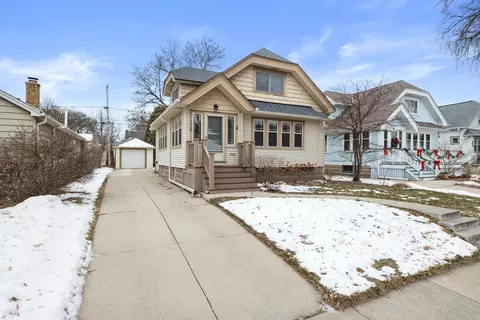 2507 N 70th, Wauwatosa, WI 53213