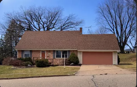 465 Dardis, Burlington, WI 53105