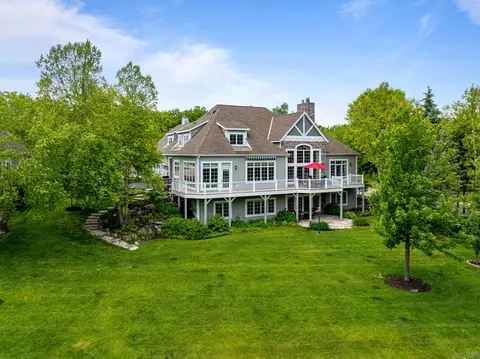 1835 Hickory Hl #34-01, Geneva, WI 53147