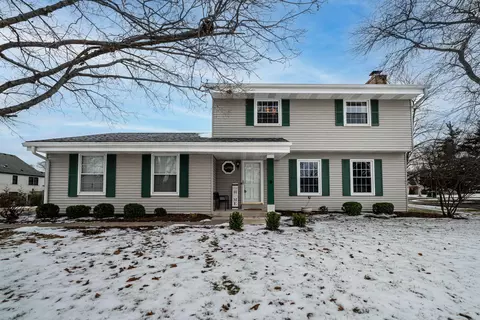 3009 W Renee, Mequon, WI 53092