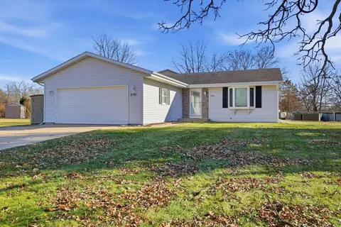 2190 North Shr, East Troy, WI 53120
