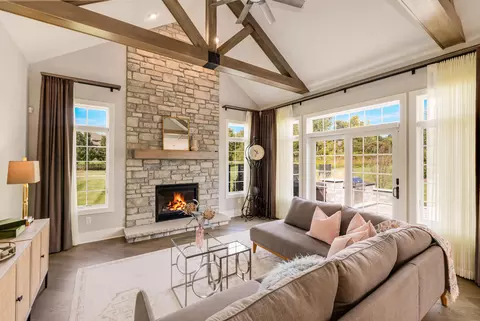 11553 N Creekside #67W, Mequon, WI 53092
