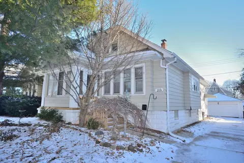 2178 S 84th, West Allis, WI 53227