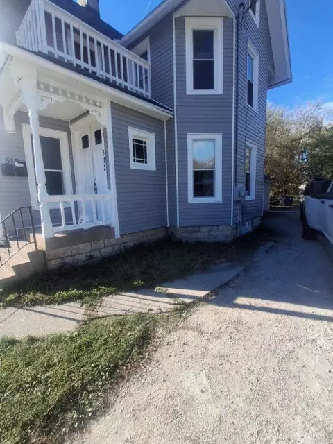 512 E Main, Waukesha, WI 53186