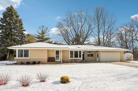 860 Anthony, Brookfield, WI 53045
