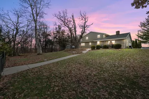 w341n6716 Lancelot, Oconomowoc, WI 53066