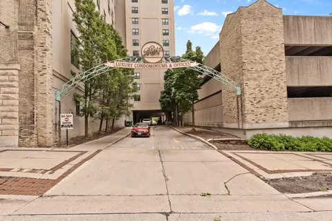 270 E Highland #1021, Milwaukee, WI 53202