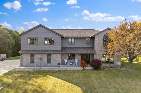 9083 Fillmore, Farmington, WI 53021