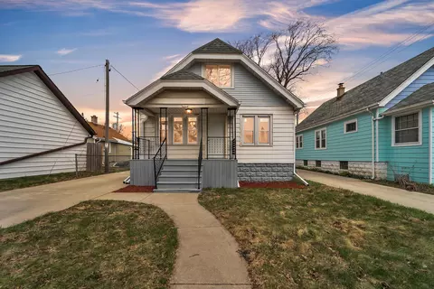 6824 W Hayes, West Allis, WI 53219