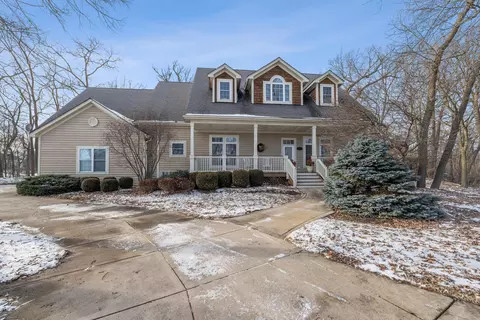 1530 Prestwick, Geneva, WI 53147