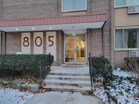 805 E Henry Clay #202, Whitefish Bay, WI 53217