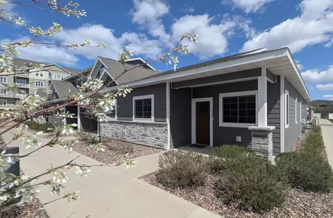 1303 Hagar, La Crosse, WI 54603