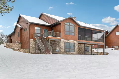 w5576 North Shore Drive, Germantown, WI 53950