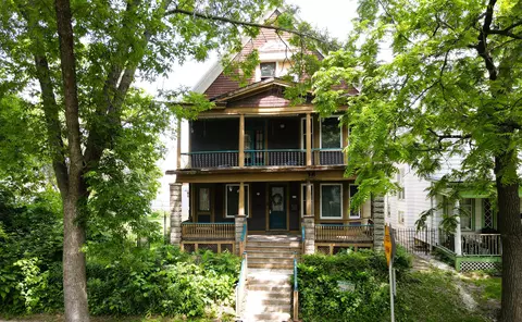 930 N 34th #932, Milwaukee, WI 53208
