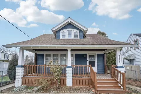9208 W Swan, Milwaukee, WI 53225