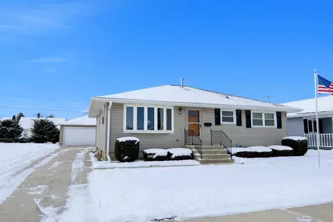 1706 George, Manitowoc, WI 54220