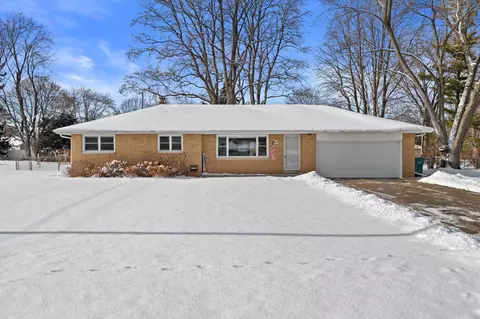 w152n5519 Beaver, Menomonee Falls, WI 53051