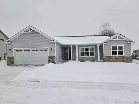 503 Pine Holw, Watertown, WI 53094