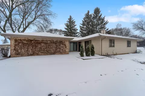 11015 N Balsam Tree, Mequon, WI 53092
