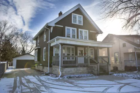 921 E Moreland, Waukesha, WI 53186