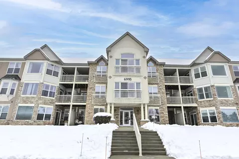 6995 S Riverwood #210, Franklin, WI 53132